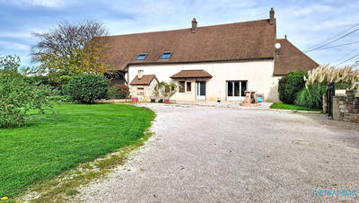 Maison ancienne - 232 m² - 8 pièces