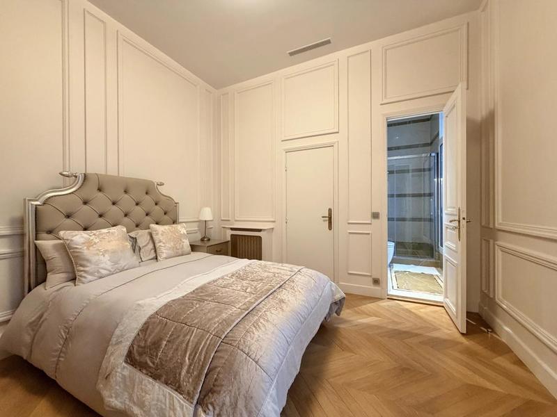 Appartement - 300 m² - 10 pièces