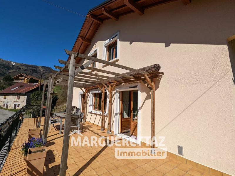 Maison de village - 140 m² - 7 pièces