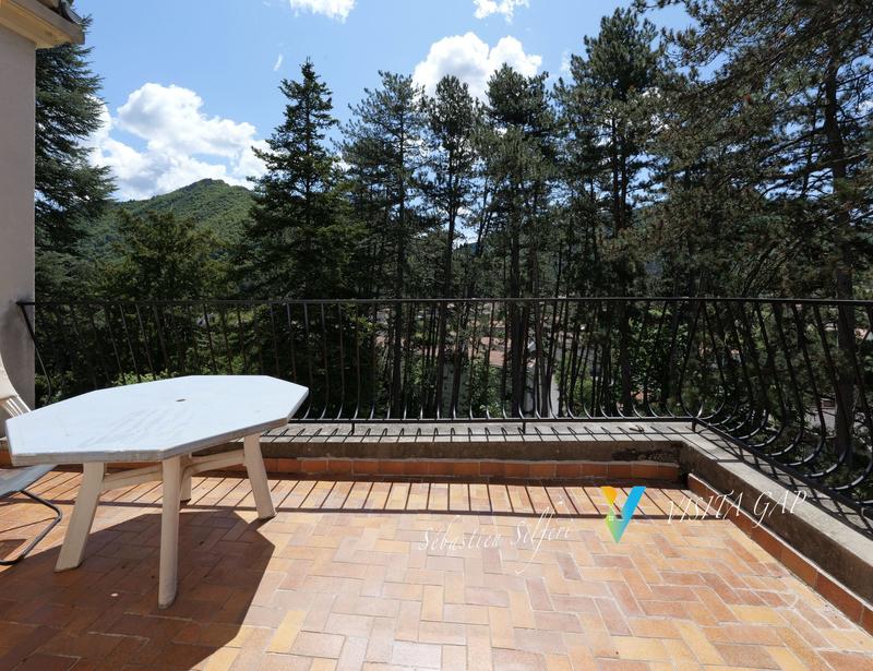 Maison - 427 m² - 17 pièces