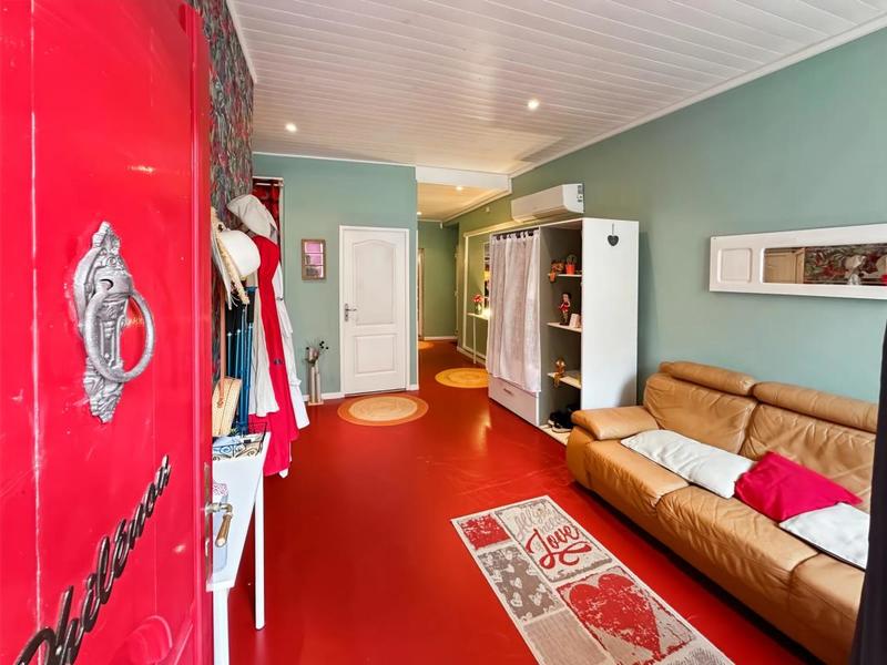 Maison - 268 m² - 9 pièces