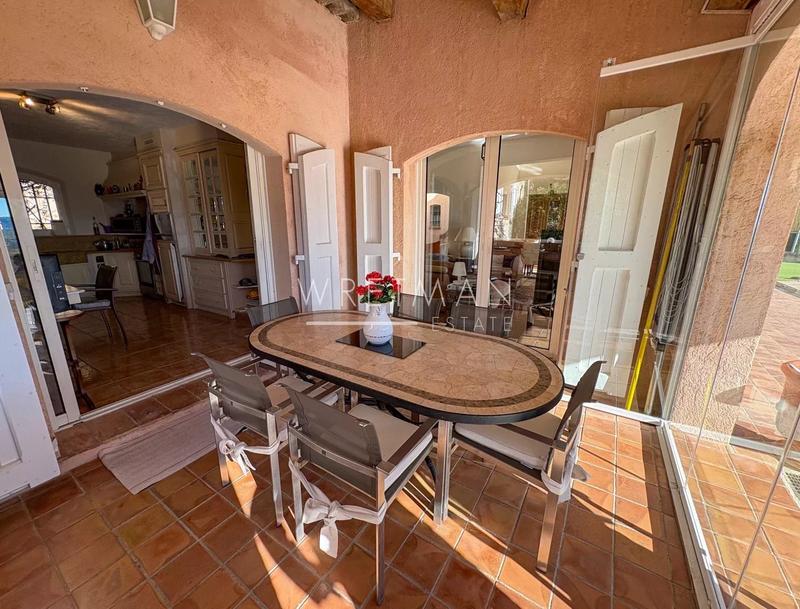 Villa - 205 m² - 8 pièces