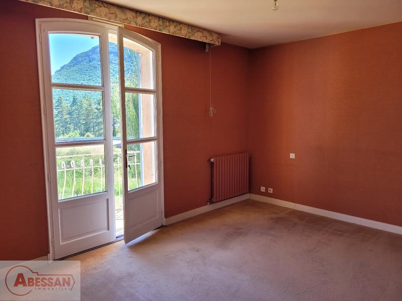 Maison - 250 m² - 9 pièces