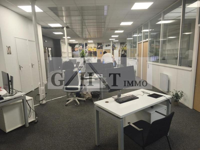 Entrepôt - 2 850 m²