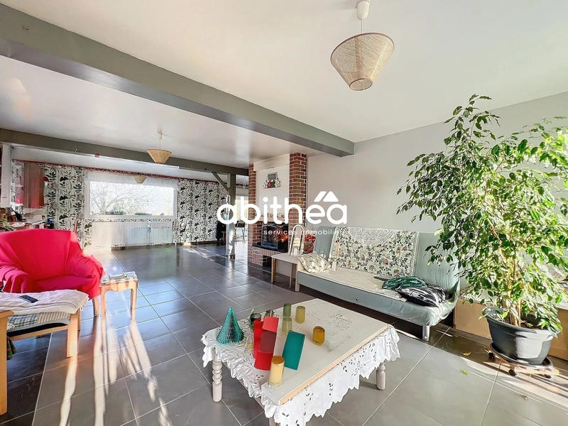 Maison - 225 m² - 9 pièces