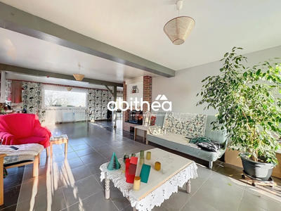 Maison - 225 m² - 9 pièces