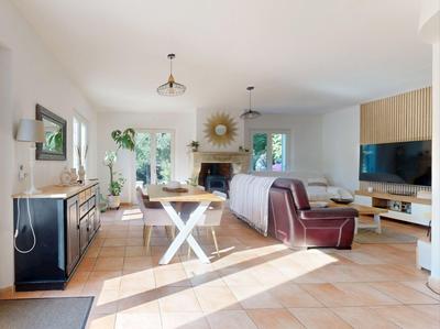 Maison - 121 m² - 5 pièces