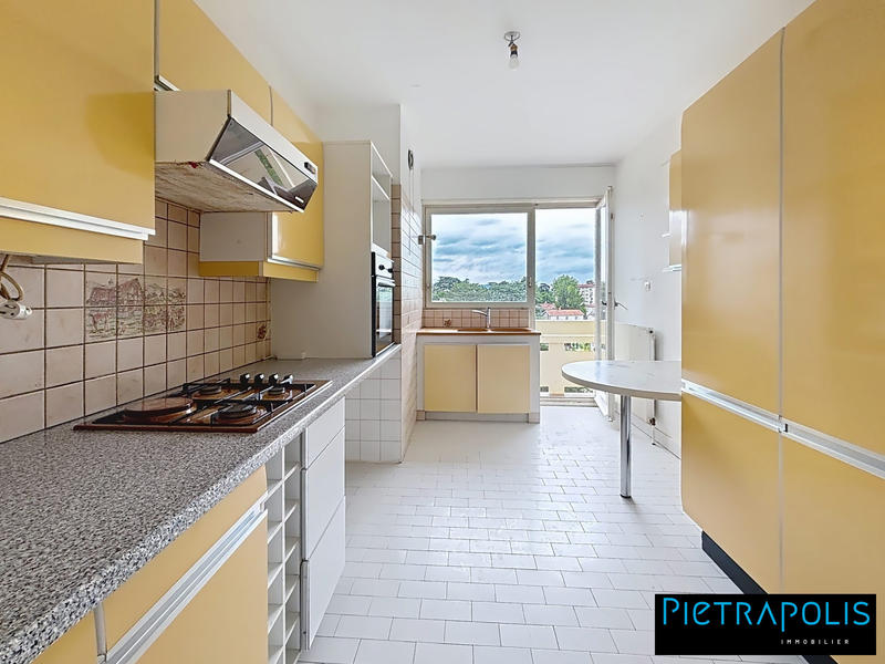 Appartement - 83 m² - 3 pièces