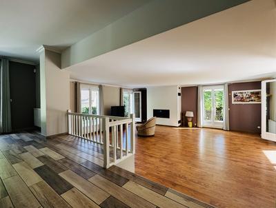 Villa - 220 m² - 10 pièces