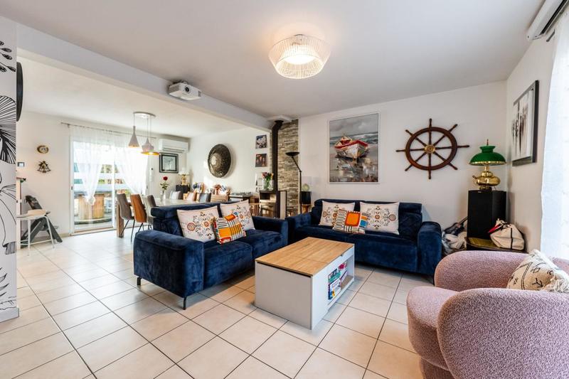 Maison - 95 m² - 5 pièces