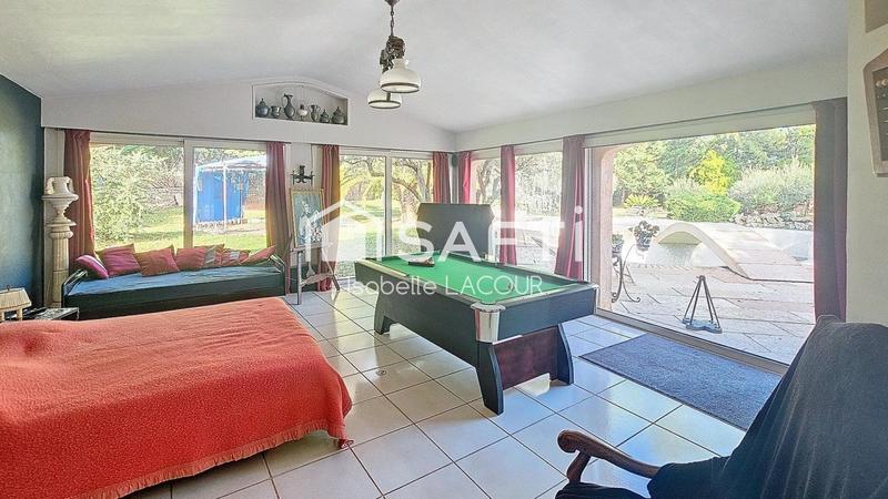 Villa - 260 m² - 6 pièces