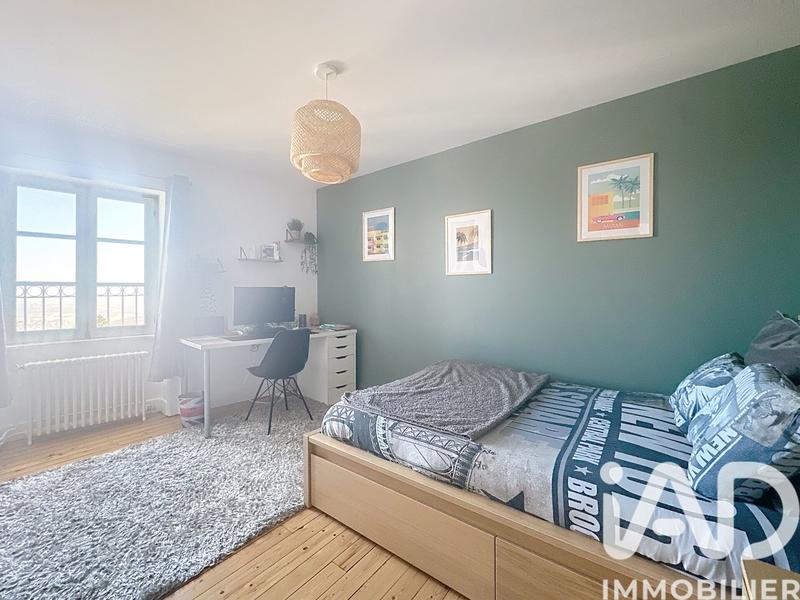 Maison - 247 m² - 9 pièces