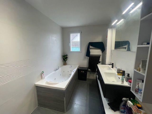 Maison - 96 m² - 4 pièces