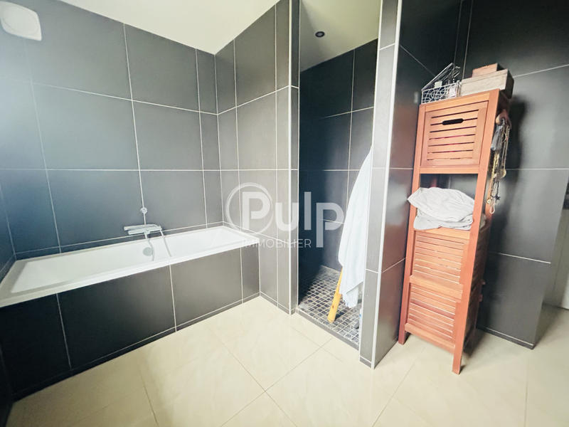 Maison - 150 m² - 8 pièces