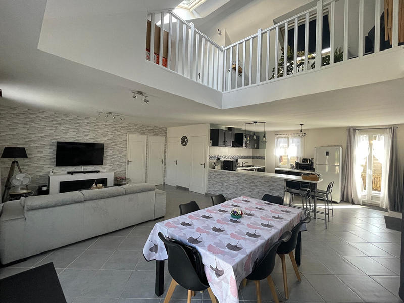 Maison - 120 m² - 5 pièces