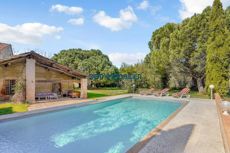 Maison ancienne - 262 m² - 11 pièces