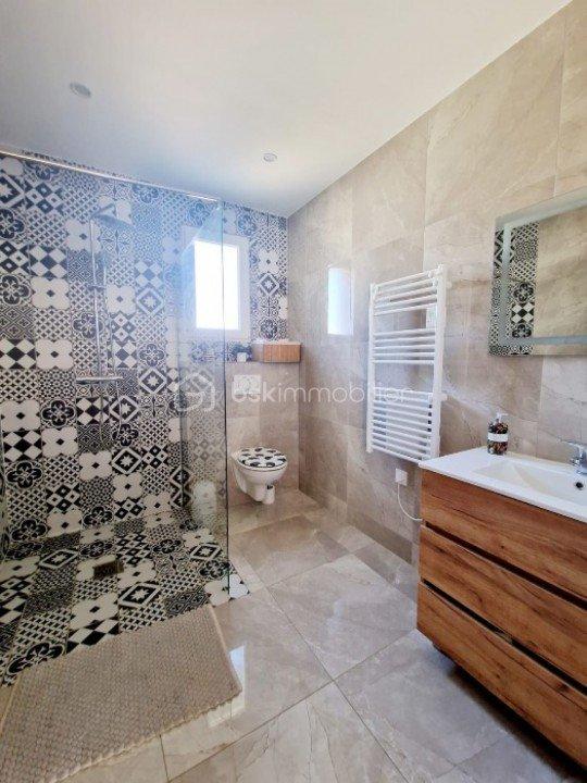 Maison - 180 m² - 7 pièces