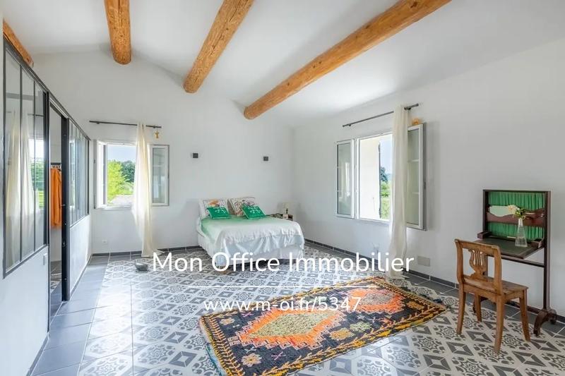 Remise - 354 m² - 8 pièces