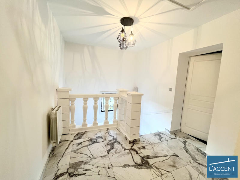 Maison - 183 m² - 6 pièces