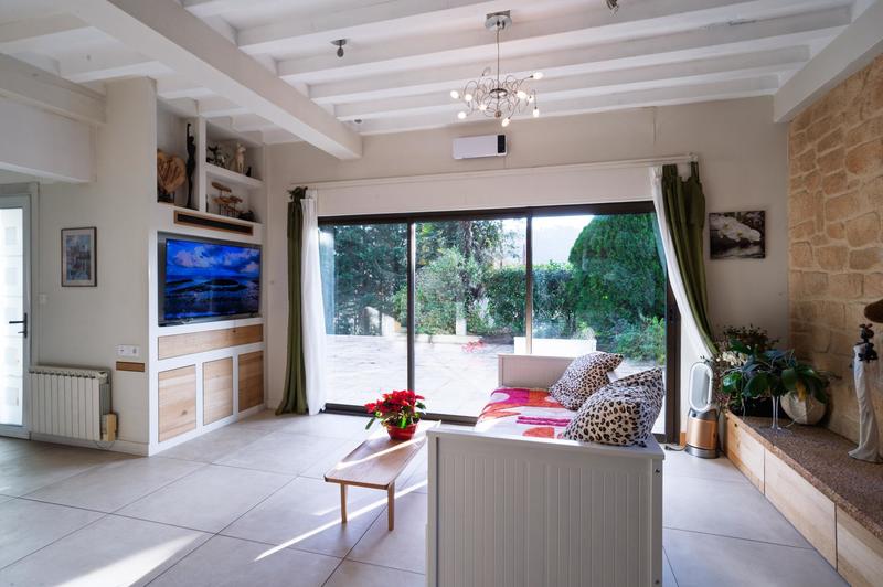 Maison - 230 m² - 8 pièces