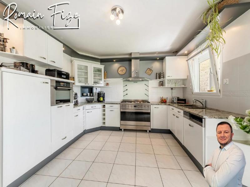 Pavillon - 173 m² - 7 pièces