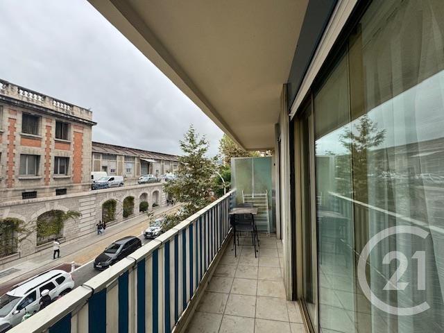 Studio - 24 m² - 1 pièce