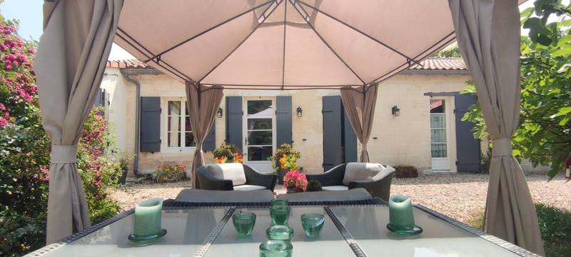 Maison - 484 m² - 12 pièces