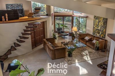 Maison - 280 m² - 8 pièces