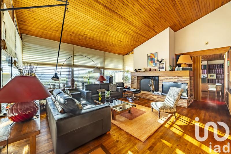 Maison - 300 m² - 6 pièces