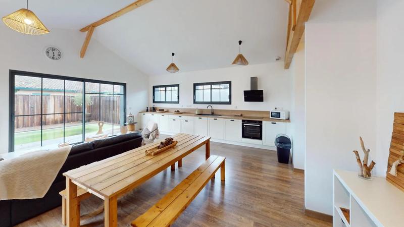 Propriété - 190 m² - 8 pièces