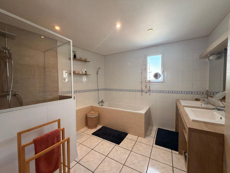 Maison - 158 m² - 4 pièces