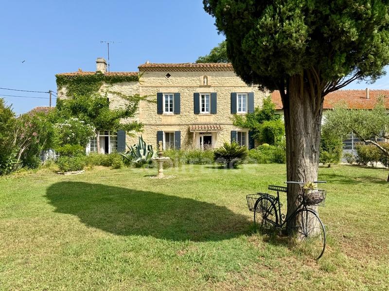 Maison - 329 m² - 11 pièces