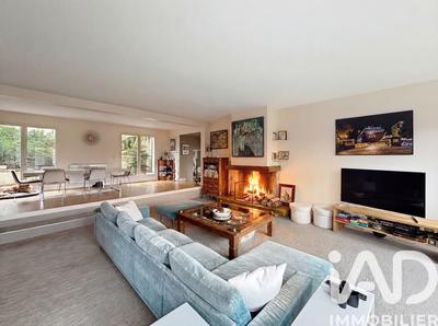 Maison - 260 m² - 7 pièces