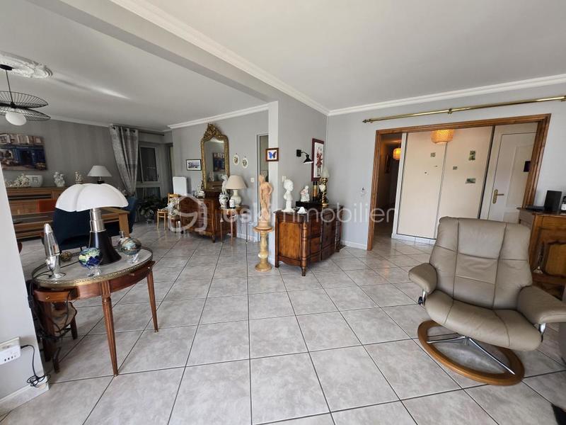 Appartement - 152 m² - 5 pièces