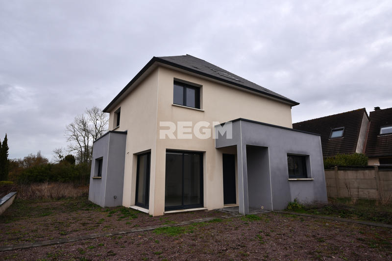 Maison - 102 m² - 5 pièces