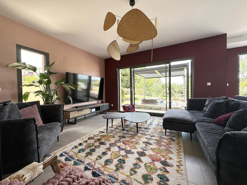 Maison - 223 m² - 8 pièces