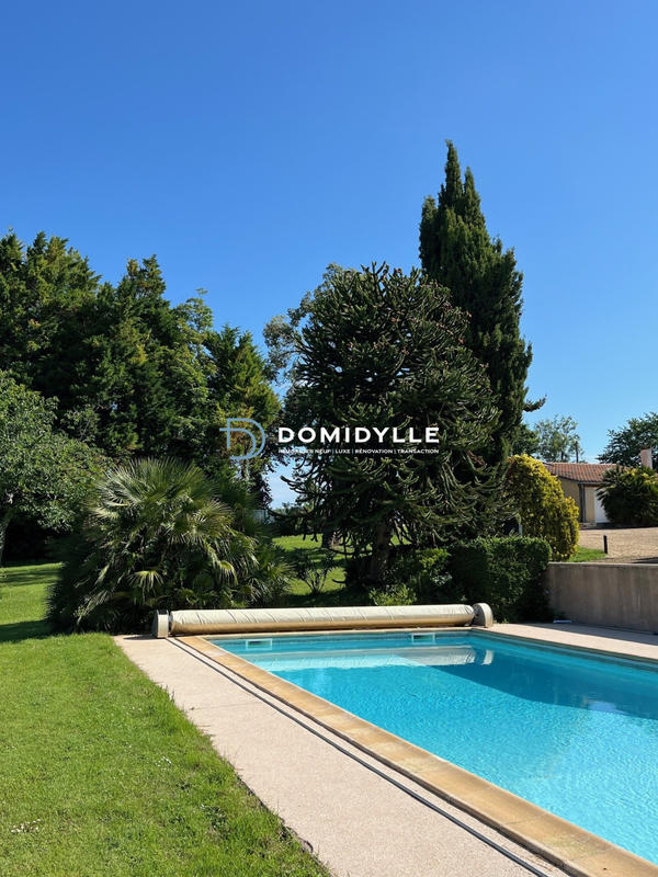 Propriété - 220 m² - 7 pièces