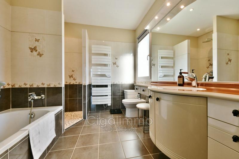 Villa - 160 m² - 6 pièces