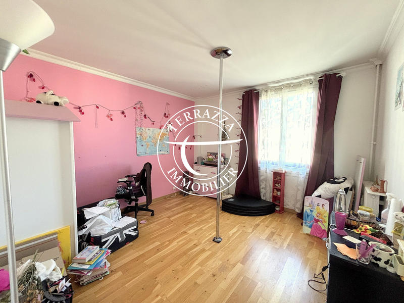 Duplex - 207 m² - 9 pièces