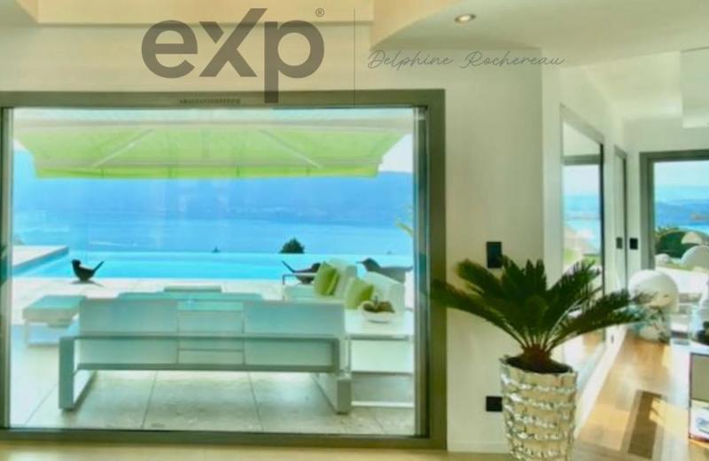 Propriété - 442 m² - 8 pièces