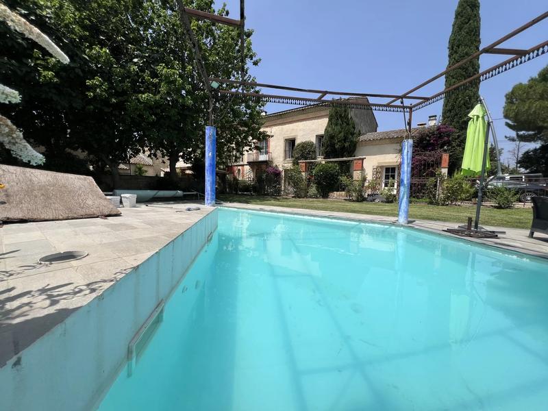 Mas - 380 m² - 9 pièces