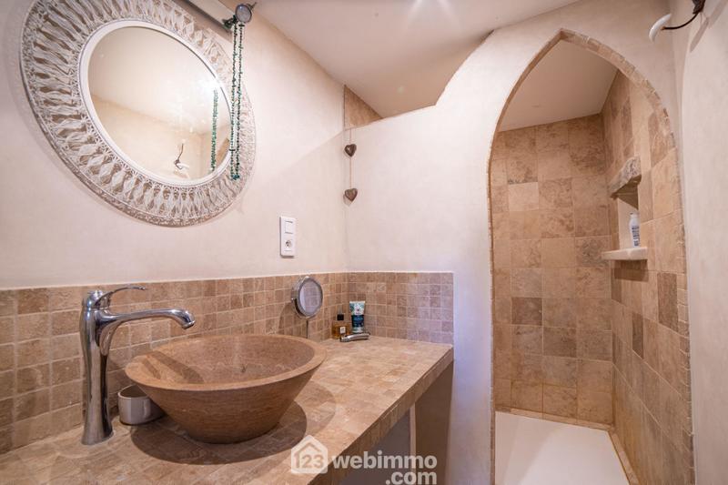 Maison - 245 m² - 9 pièces