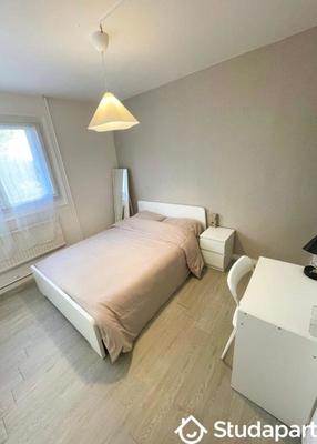 Chambre - 10 m² - 1 pièce