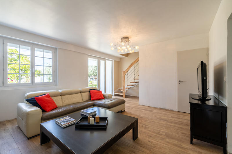 Maison - 206 m² - 8 pièces