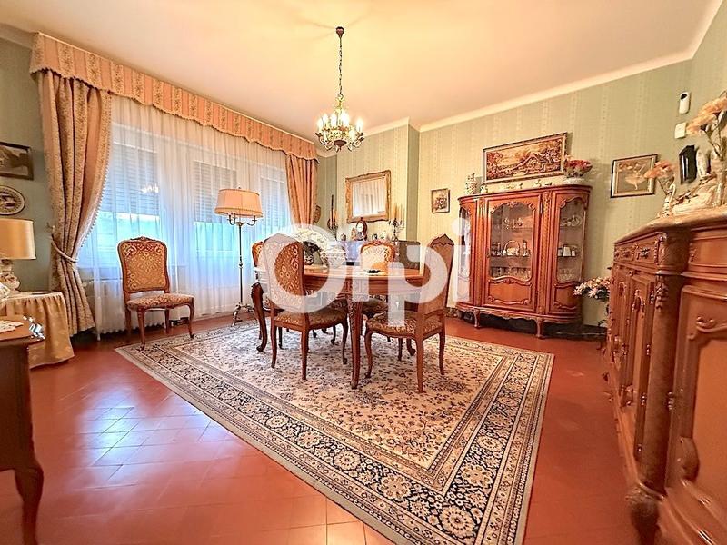 Maison - 206 m² - 7 pièces