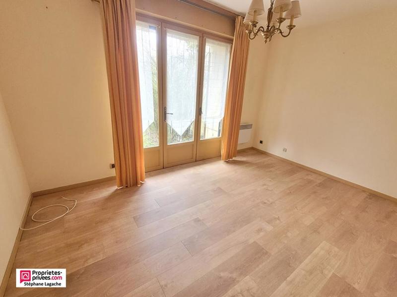 Maison - 255 m² - 8 pièces