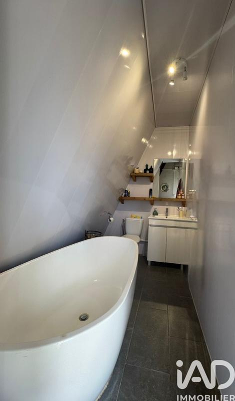 Maison - 251 m² - 7 pièces