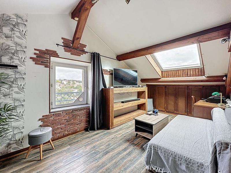 Appartement - 100 m² - 4 pièces