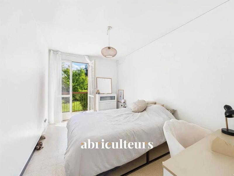 Appartement ancien - 65 m² - 3 pièces