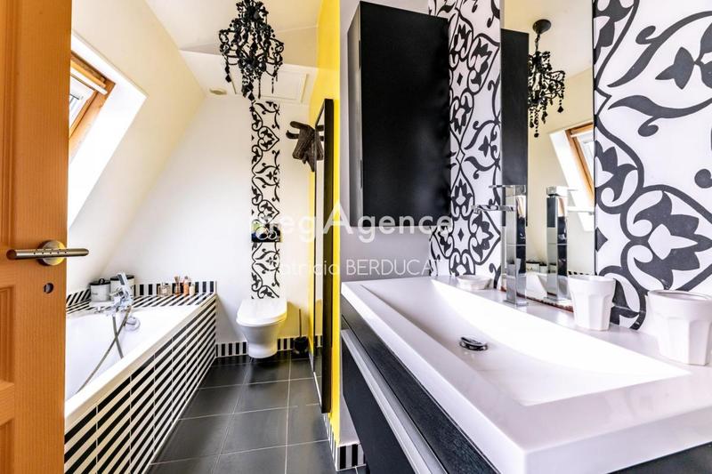 Maison - 135 m² - 5 pièces